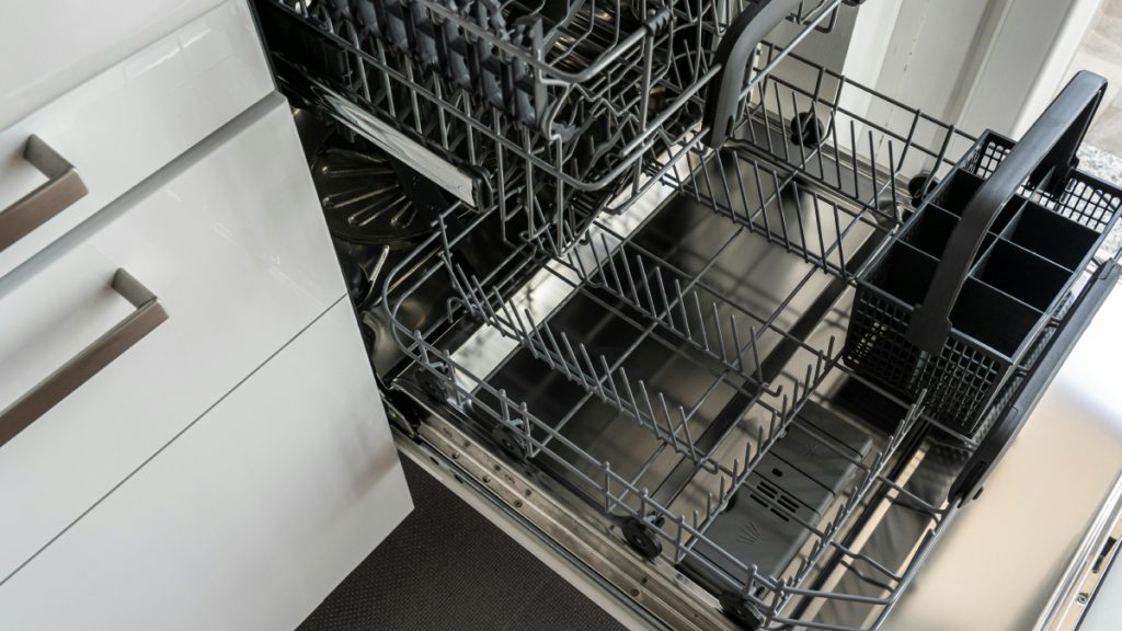 Bulaşık Makinesi Kapağı Kapanmıyor, Ne Yapılmalı?