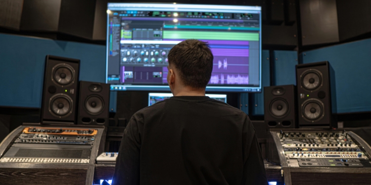 Hoparlör Cızırtı Yapıyor, Çözümü Nedir?