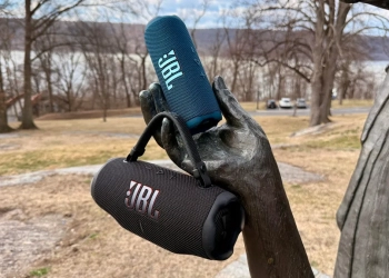 JBL AI Destekli İki Yeni Taşınabilir Hoparlörünü Tanıttı