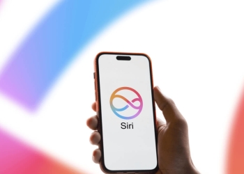 Apple’da Yapay Zeka Krizi: Yeni Siri Ertelendi!