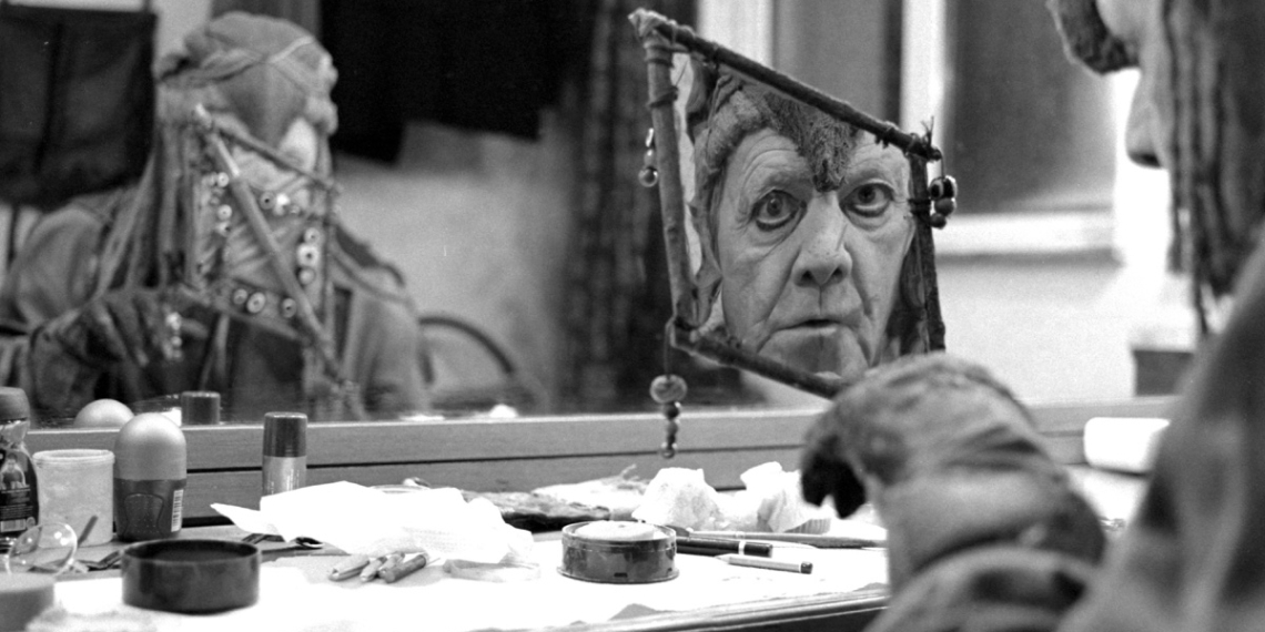 Bir Bakış, Bin Anlam