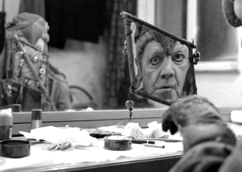 Bir Bakış, Bin Anlam