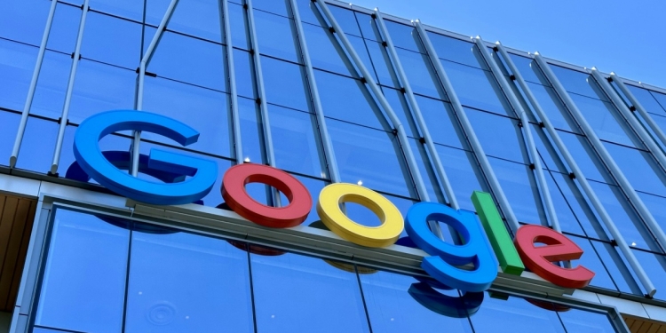 Google'a Büyük Tepki: AI Modu Hırsızlık Olarak Nitelendirildi