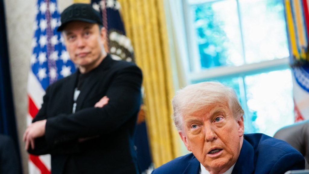 Trump ve Musk Arasında Büyük Kriz: Tesla Hisseleri Düştü