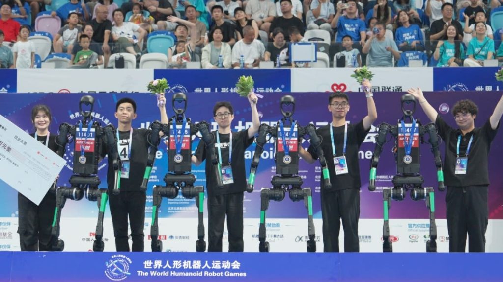 İlk Robot Olimpiyatları'nda Büyük Başarılara İmza Atıldı