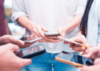 Hindistan’da Satılan Her Telefona Silinemeyen Devlet Uygulaması Geliyor