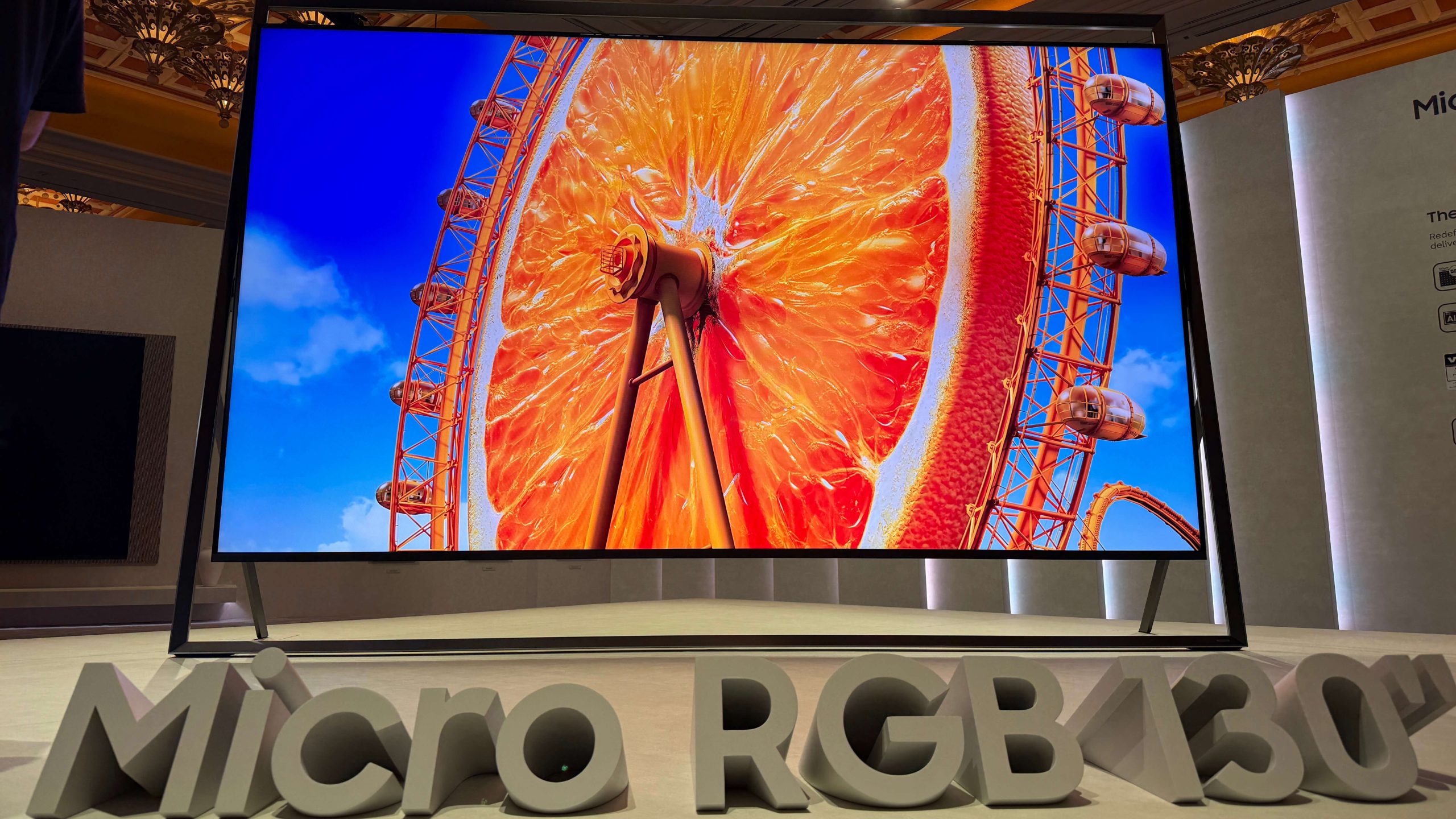 Samsung Dünyanın En Büyük 130 İnçlik TV’sini Duyurdu