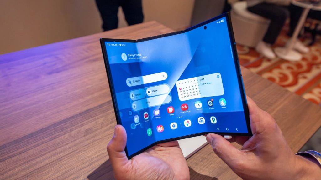 Samsung CES 2026’da Kırışmaz Katlanabilir Ekranlarını Sergiledi