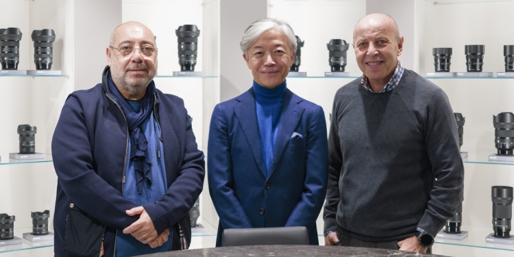 Sigma: Optik Kusursuzluk ve Sanatsal Ruhun Dengesi