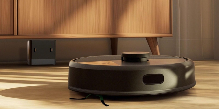 Bir Adam Yanlışlıkla 7.000 Robot Süpürgenin Kontrolünü Ele Geçirdi