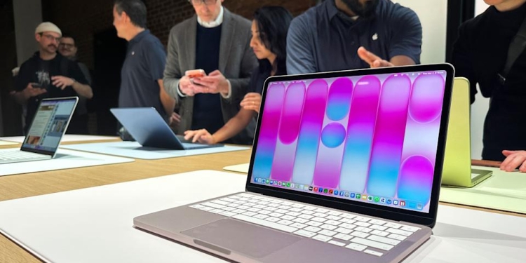 Apple’ın Yeni MacBook Stratejisi Rakipleri Zorlayabilir