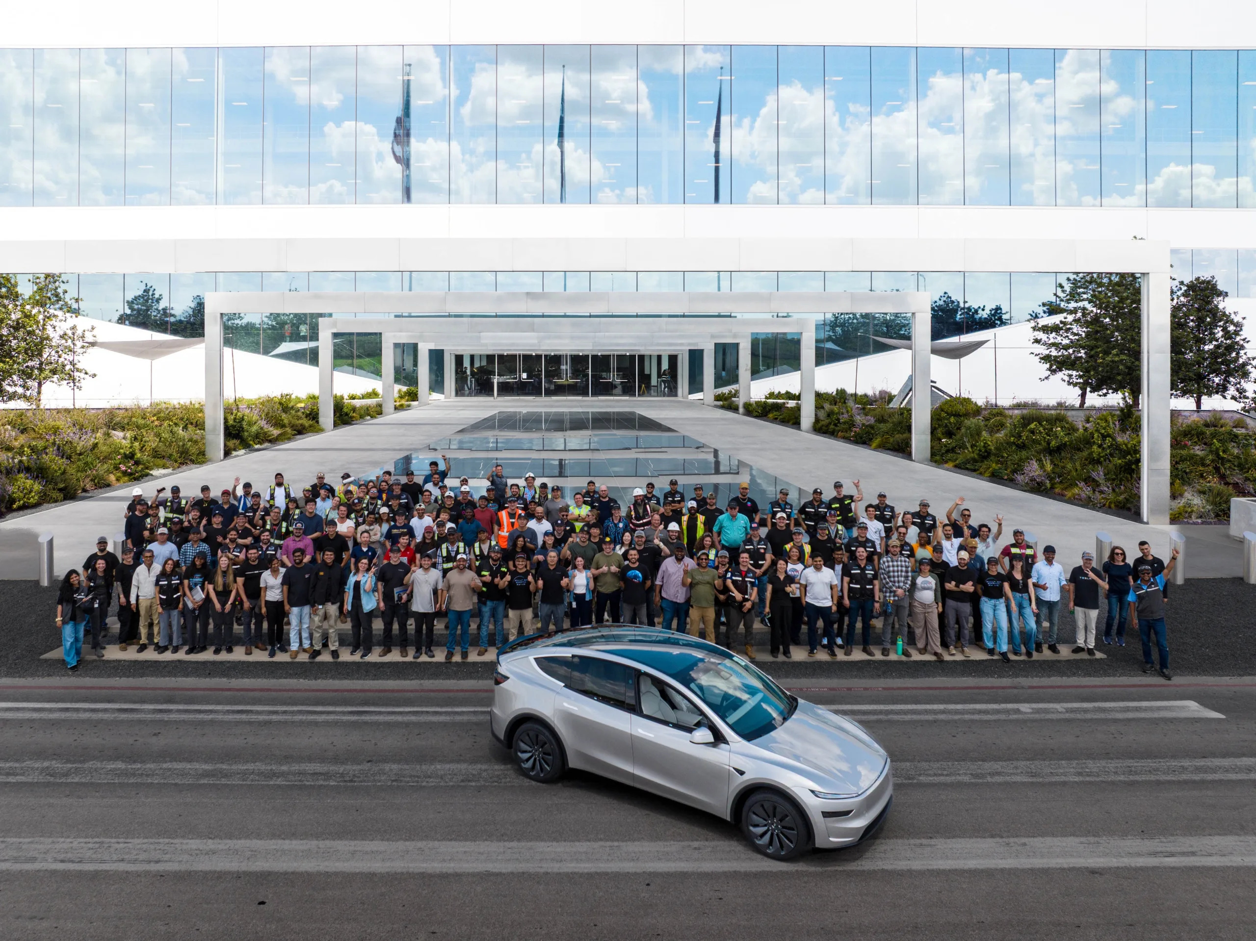Tesla Model Y L