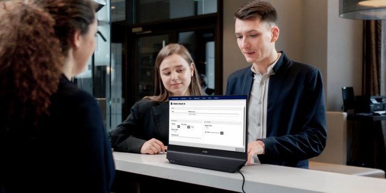 Philips’ten Dünyanın İlk Bağımsız Çift Taraflı Monitörü!