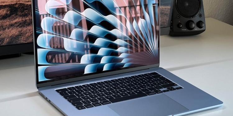 MacBook Air Stok Sorunuyla Gündemde
