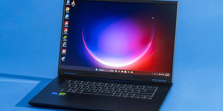 Oyuncu Laptopu mu, İş Laptopu mu Alınmalı?
