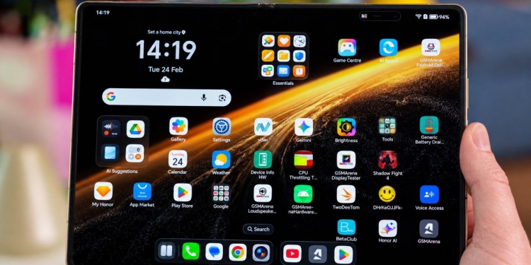 Honor Galaxy Fold 8 ve iPhone Duo'ya Yeni Rakip Hazırlıyor