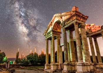 Tarihin Sessiz Tanıkları Altında Samanyolu